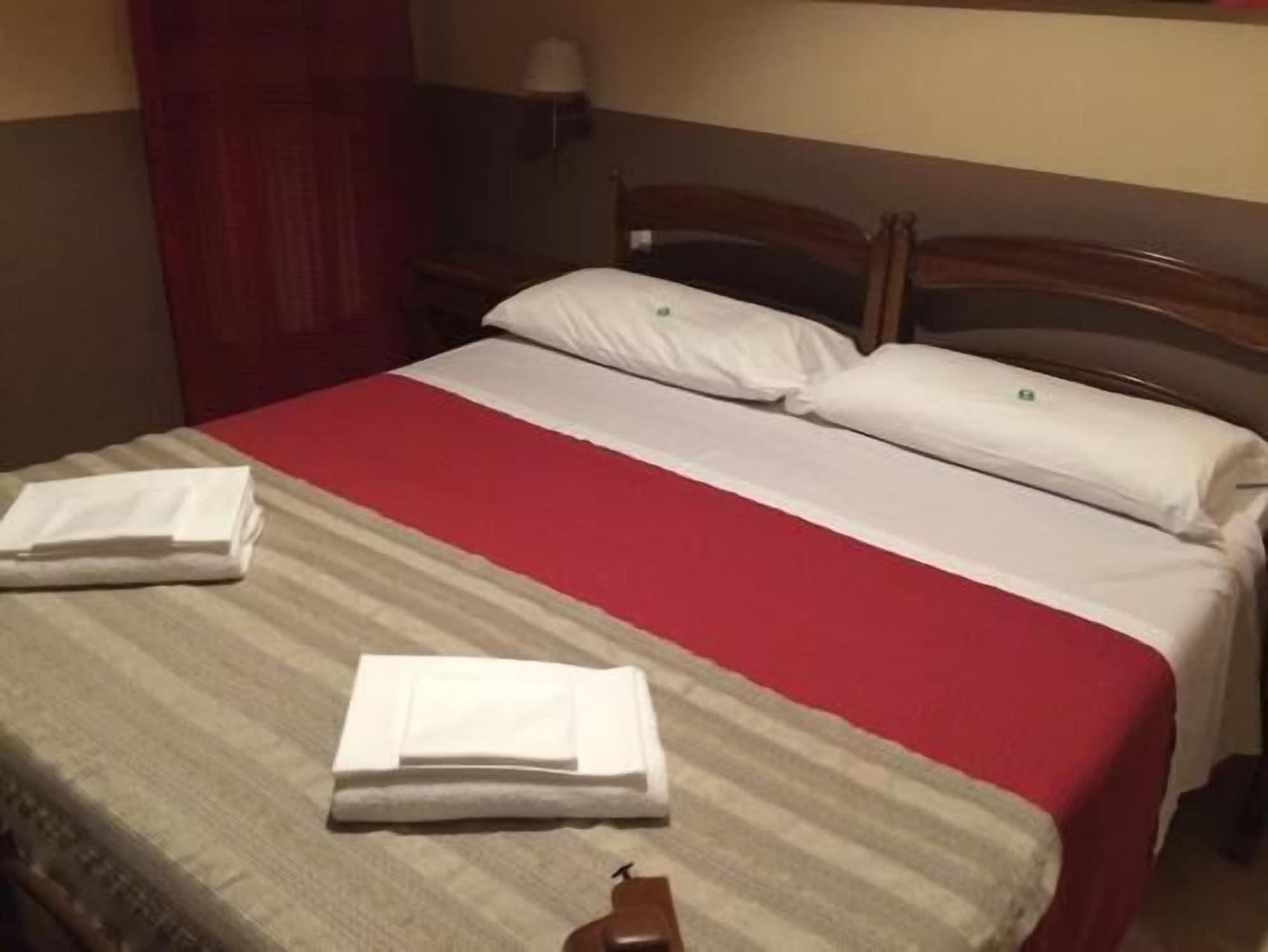 Hotel Properzio อัสซิซี ภายนอก รูปภาพ