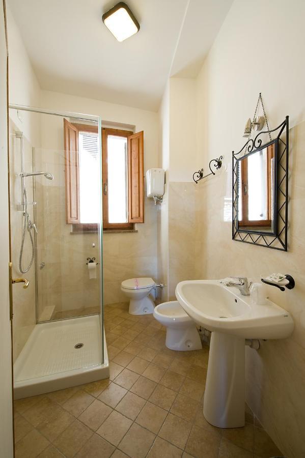 Hotel Properzio อัสซิซี ภายนอก รูปภาพ