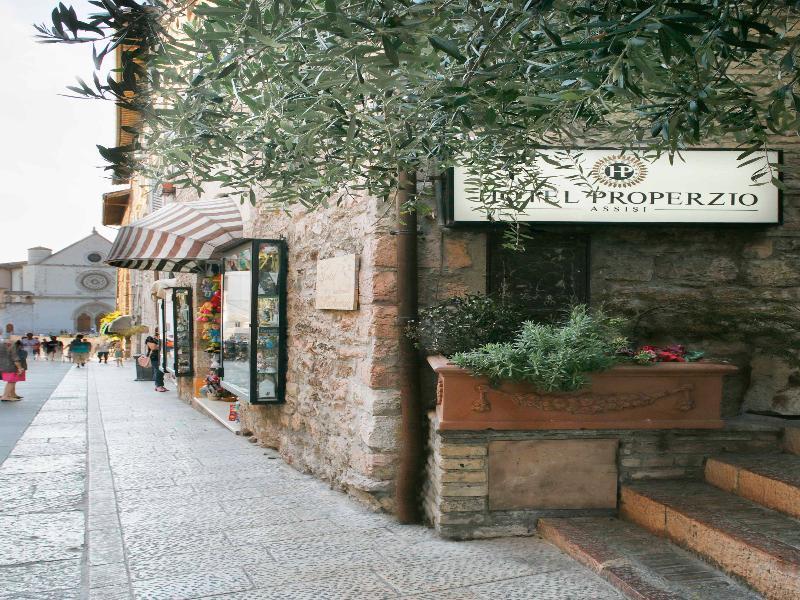 Hotel Properzio อัสซิซี ภายนอก รูปภาพ