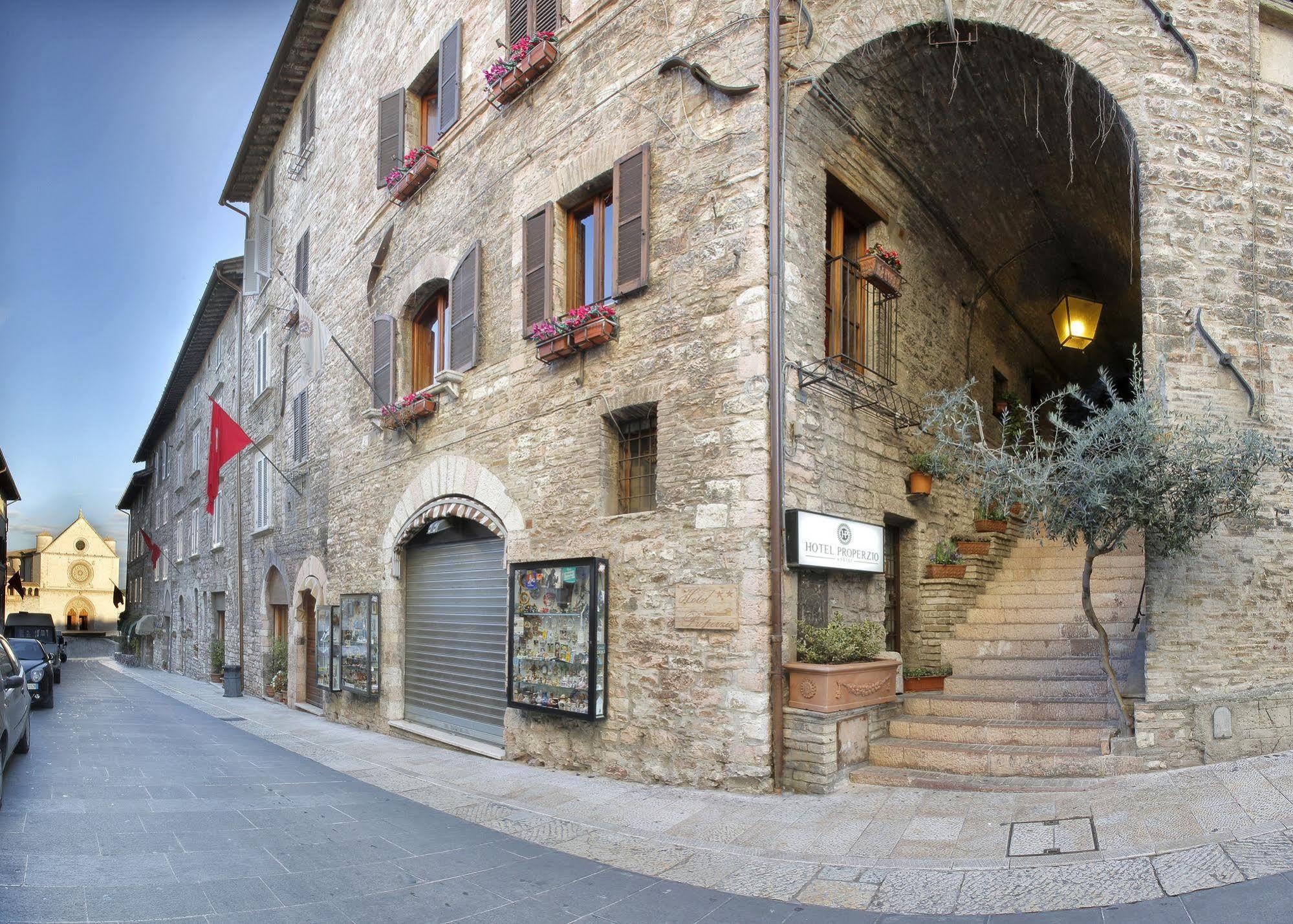 Hotel Properzio อัสซิซี ภายนอก รูปภาพ